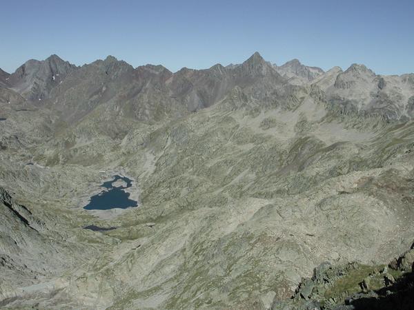 D'esquerra a dreta Piedrafita,Punta Zarre,Gran Facha i el Balatous a segon terme des del Gran Pic de l'Aratille. Foto Josep Giralt 
