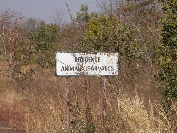 Rètol al parc nacional de Niokolo-Koba